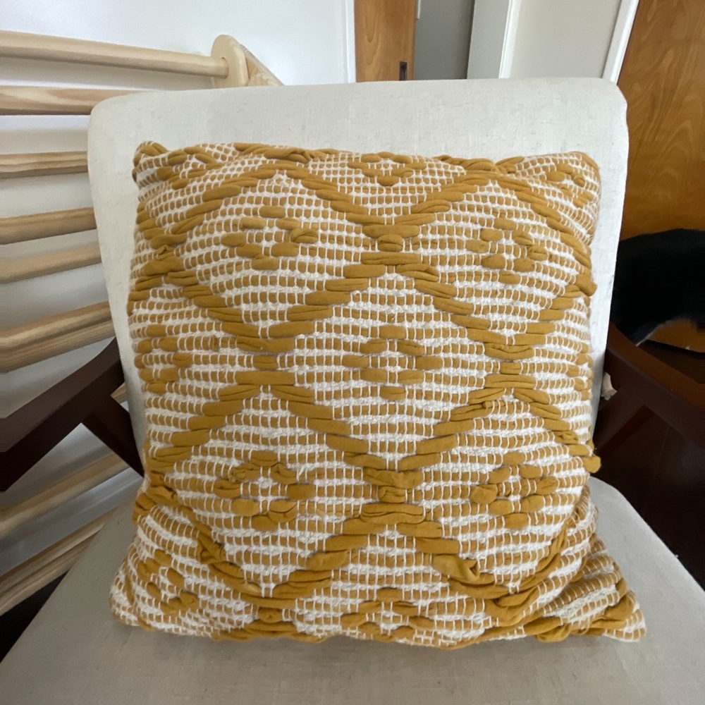 Decorative throw pillow